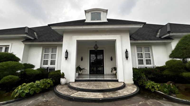 Villa Megah Indah, Bangunan 5000m2 di Lahan 2Ha Sentul Bogor Jawa Barat