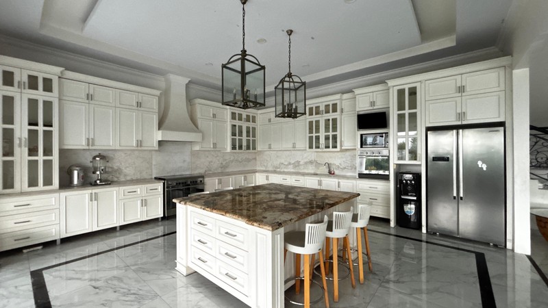 Villa Megah Indah, Bangunan 5000m2 di Lahan 2Ha Sentul Bogor Jawa Barat