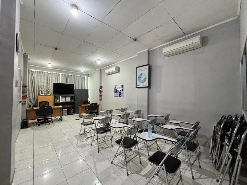 Ruko 2 Unit 4 Lantai di Lokasi Premium Mampang Prapatan Jakarta