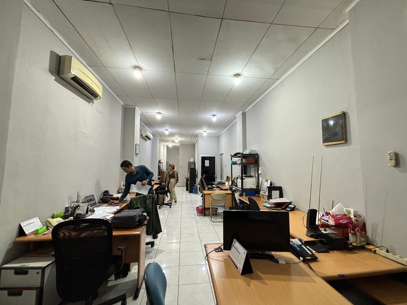 Ruko 2 Unit 4 Lantai di Lokasi Premium Mampang Prapatan Jakarta