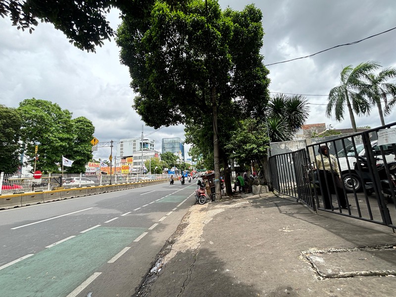 Ruko 2 Unit 4 Lantai di Lokasi Premium Mampang Prapatan Jakarta