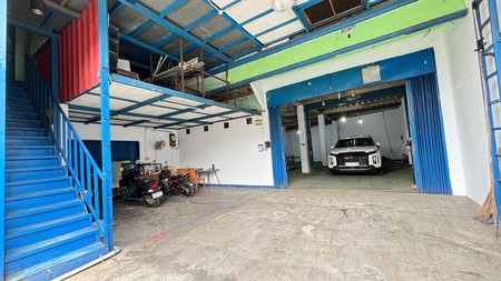 Gudang Bangunan 3 Lantai di Cijantung Jakarta TImur
