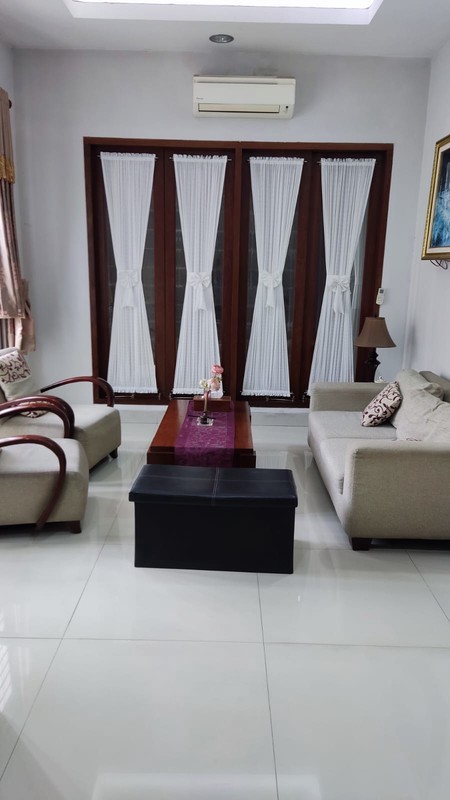 DIjual Rumah Asri di Jatinegara