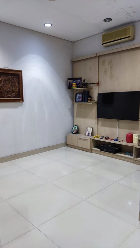 DIjual Rumah Asri di Jatinegara