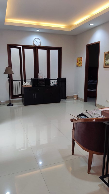 DIjual Rumah Asri di Jatinegara