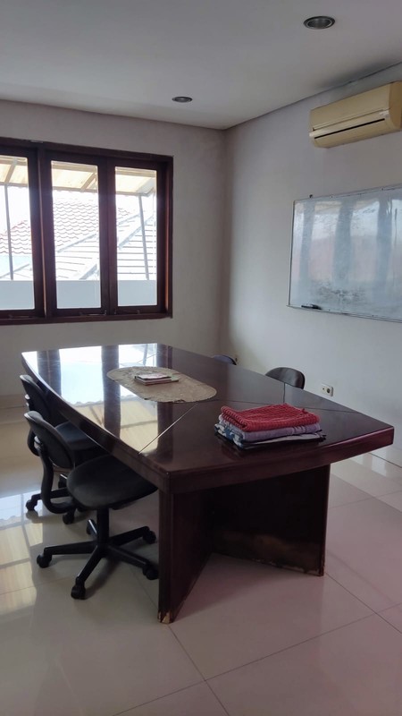 DIjual Rumah Asri di Jatinegara