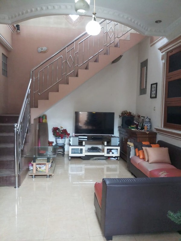 Rumah di Perumahan Permata Timur, Pondok Kelapa dengan Lingkungan yang Tenang dan Nyaman