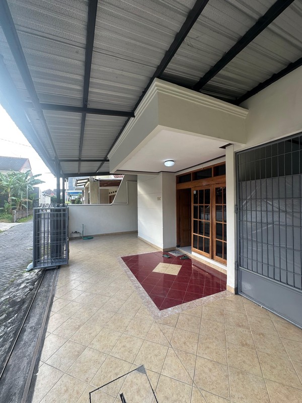 Rumah Cantik Strategis 5 Menit ke Gembira Loka & Fasilitas Kota, di Warungboto, Umbulharjo Yogyakarta