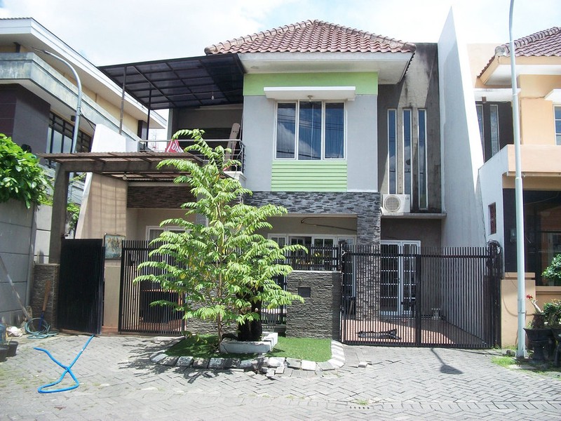 Rumah di Sakura Residence Surabaya Selatan, Strategis Sebelah Samsat, belakang Polda, selangkah dari Alfamart, Pizza Hut, Apotik... JUAL CEPAT !!! - WNA - 