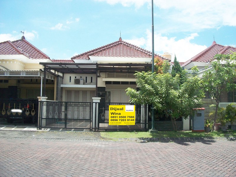 Rumah di Central Park A. Yani Surabaya Selatan, Kawasan Elit, Minimalis, SIAP HUNI !!! - WNA -