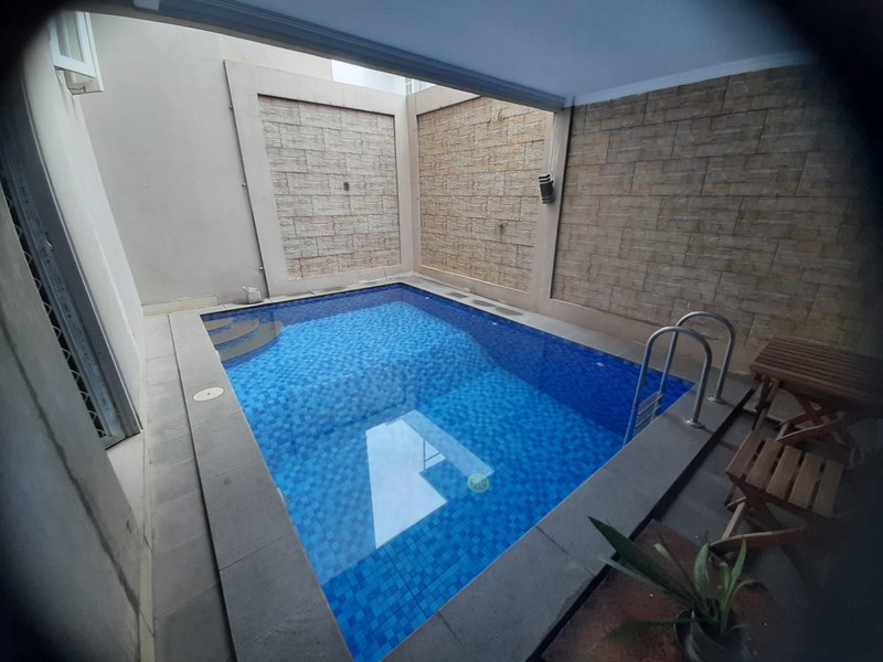 Dijual Rumah dengan private pool Dalam Cluster Di Jagakarsa