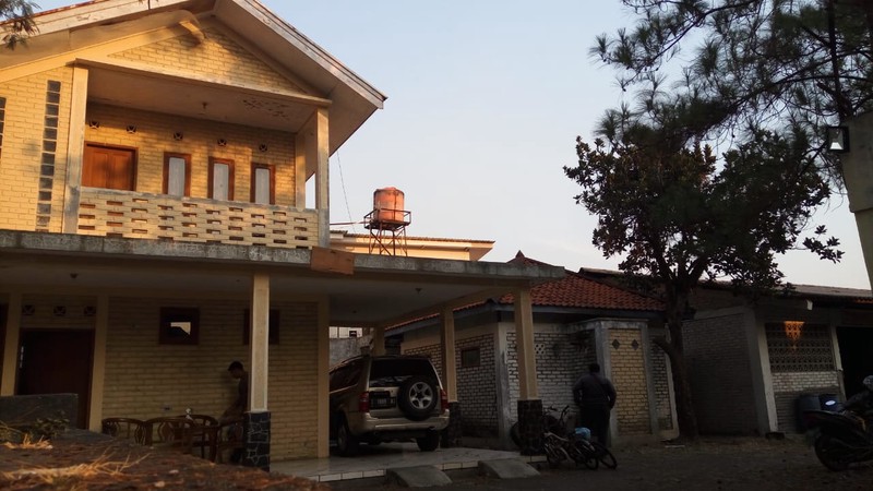 Rumah Tinggal dan Kantor 4 Lantai di Bandung