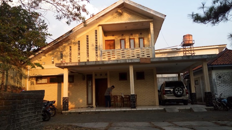 Rumah Tinggal dan Kantor 4 Lantai di Bandung