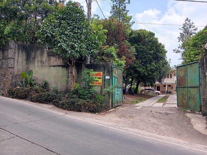 Rumah Tinggal dan Kantor 4 Lantai di Bandung