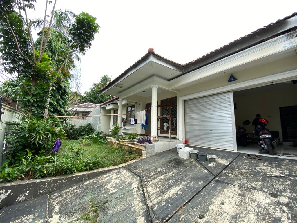 TURUN HARGA DRASTIS! RUMAH HITUNG TANAH LOKASI SANGAT STRATEGIS DI KAWASAN KEMANG