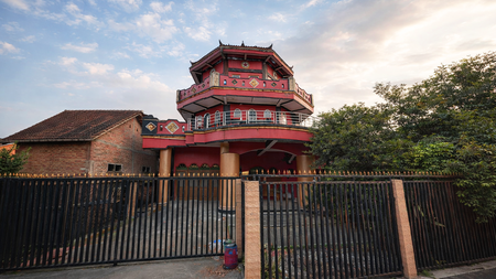 Rumah Mewah Bangunan Unik 3 Lantai Hunian Nyaman dengan Halaman Luas Kateguhan, Boyolali, Jawa Tengah