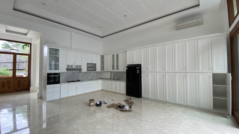 Di Jual Rumah Baru 3,5 Lantai dekat International School di Kemang Jakarta Selatan