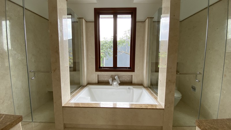 Di Jual Rumah Baru 3,5 Lantai dekat International School di Kemang Jakarta Selatan