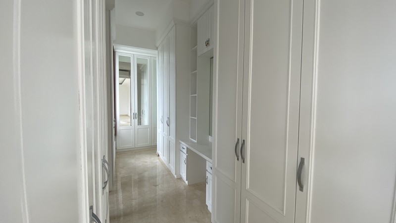 Di Jual Rumah Baru 3,5 Lantai dekat International School di Kemang Jakarta Selatan