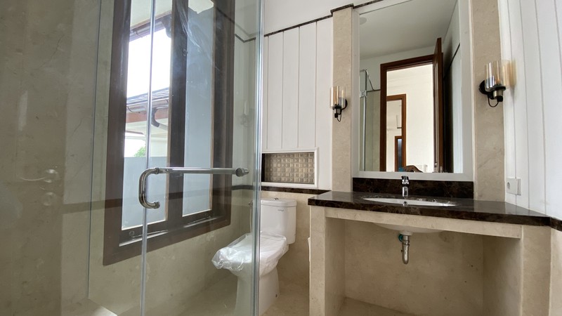 Di Jual Rumah Baru 3,5 Lantai dekat International School di Kemang Jakarta Selatan