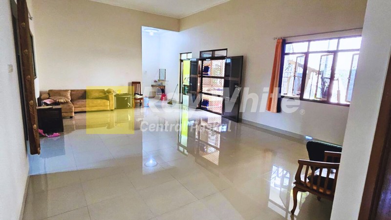 Rumah Asri Nyaman di Kiarasari Raya Bandung