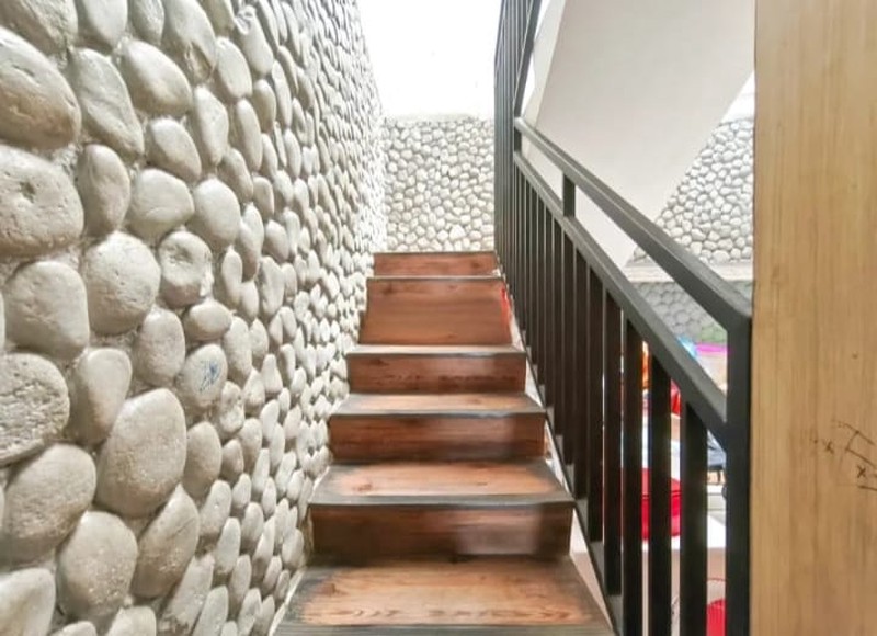 Flash Sale. Rumah posisi hoek Griya Loka, BSD