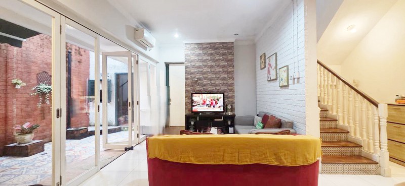 Rumah Bagus Siap Huni dan Asri di cluster Emerald , Bintaro Jaya Sektor 9  