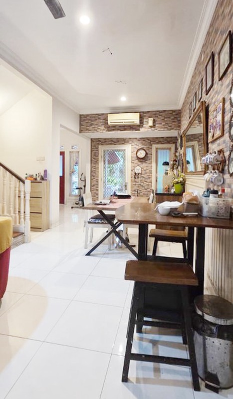 Rumah Bagus Siap Huni dan Asri di cluster Emerald , Bintaro Jaya Sektor 9  