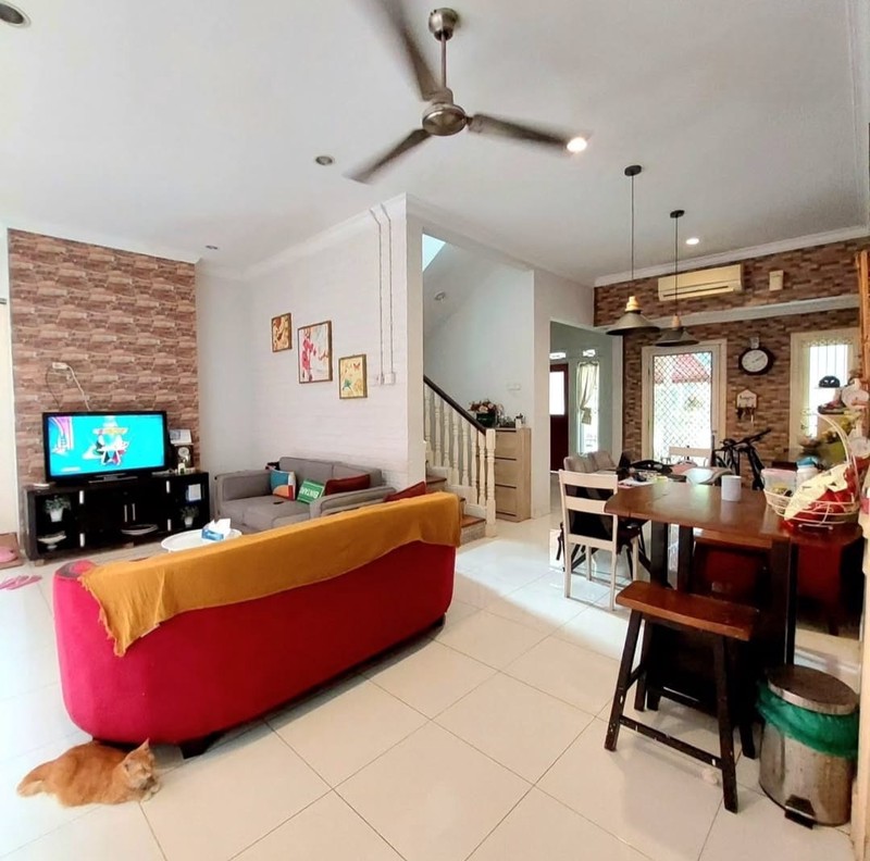 Rumah Bagus Siap Huni dan Asri di cluster Emerald , Bintaro Jaya Sektor 9  