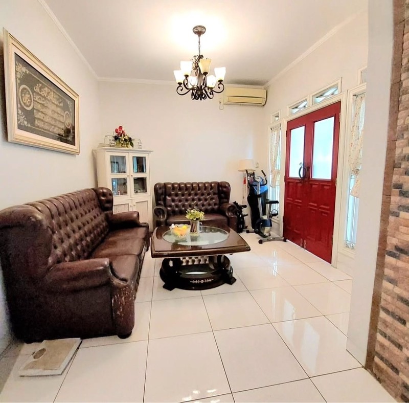 Rumah Bagus Siap Huni dan Asri di cluster Emerald , Bintaro Jaya Sektor 9  