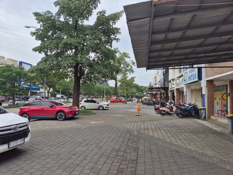 Ruko lantai 1 di Harapan Indah Bekasi