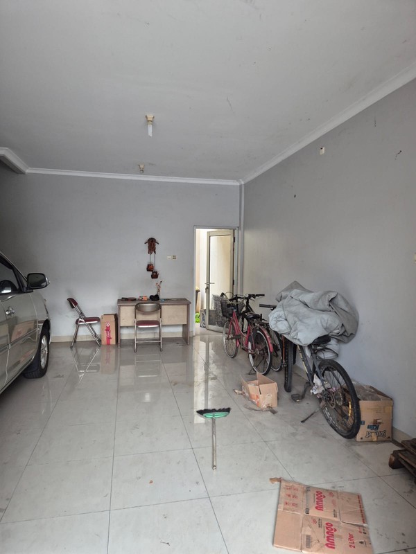 Ruko lantai 1 di Harapan Indah Bekasi