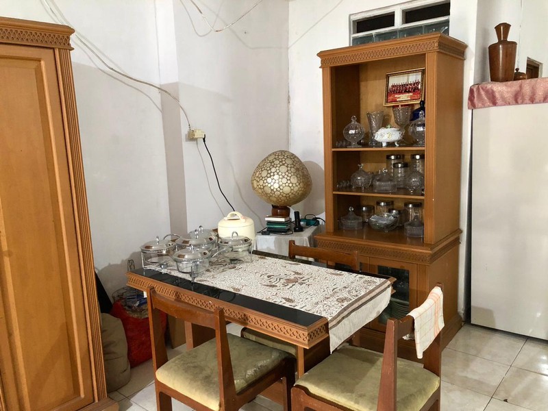 Rumah Cantik, Lingkungan Nyaman Asri Depan Taman, Di Tebet Timur, Selangkah Dari St. KA Cawang