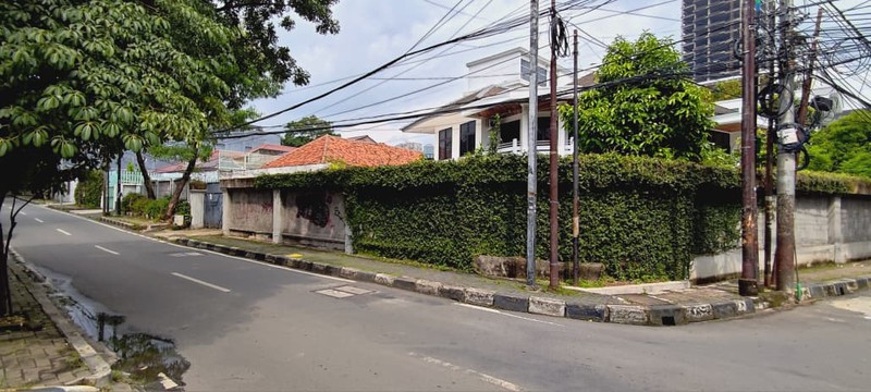 Rumah Lama di Kawasan Menteng - Jakarta Pusat (Hitung Tanah)