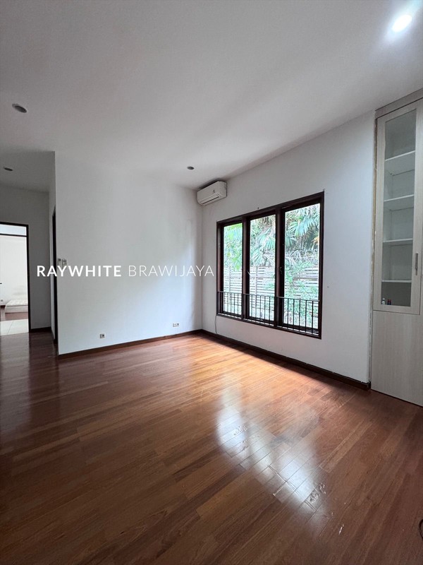 Rumah Dalam Compound Lingkungan Tenang Area Cipete