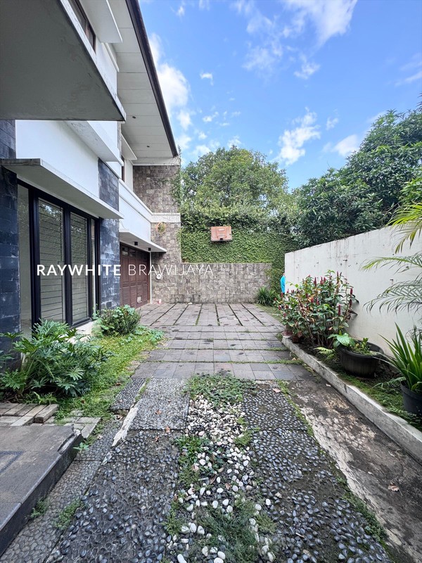 Rumah Dalam Compound Lingkungan Tenang Area Cipete