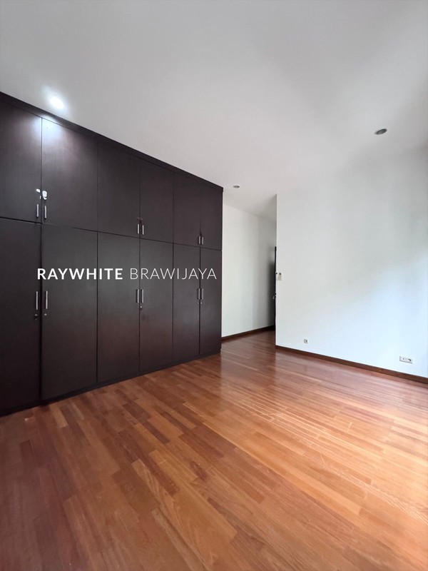 Rumah Dalam Compound Lingkungan Tenang Area Cipete