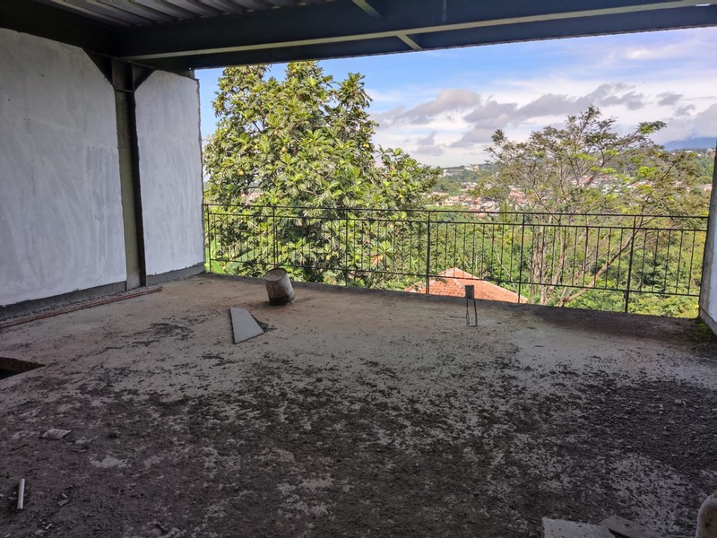 STRATEGIS! Ruko luas di Sayap Ciumbuleuit, Bandung!