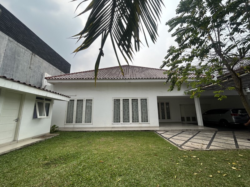 Rumah Modern Tropical Cocok Untuk Kantor, Klinik atau Hunian di Bangka, Kemang.