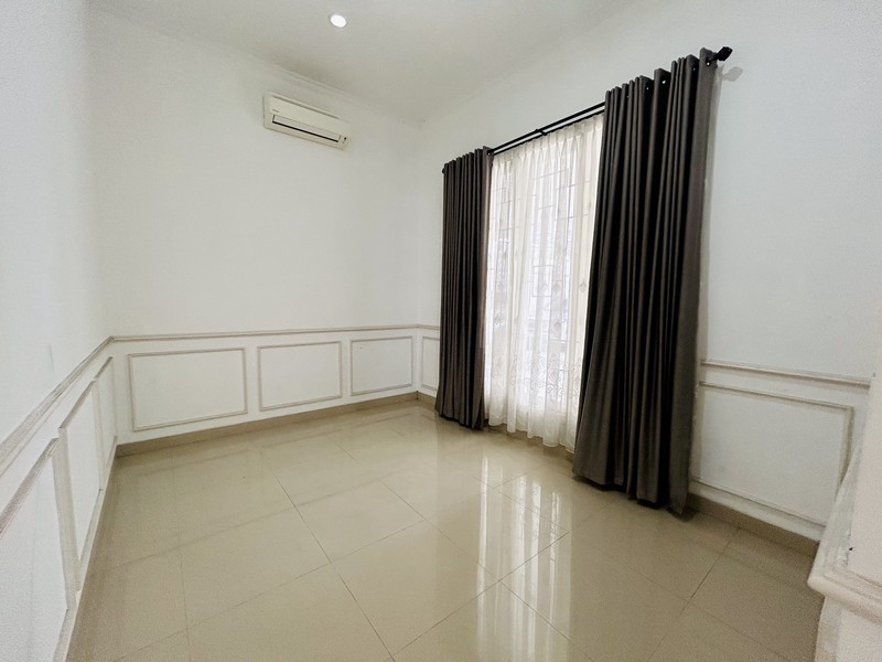 Rumah Modern Tropical Cocok Untuk Kantor, Klinik atau Hunian di Bangka, Kemang.