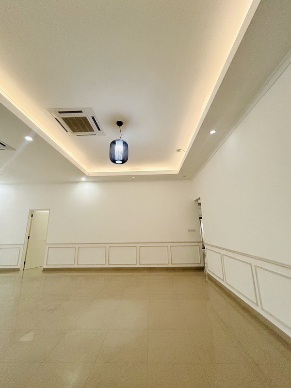 Rumah Modern Tropical Cocok Untuk Kantor, Klinik atau Hunian di Bangka, Kemang.