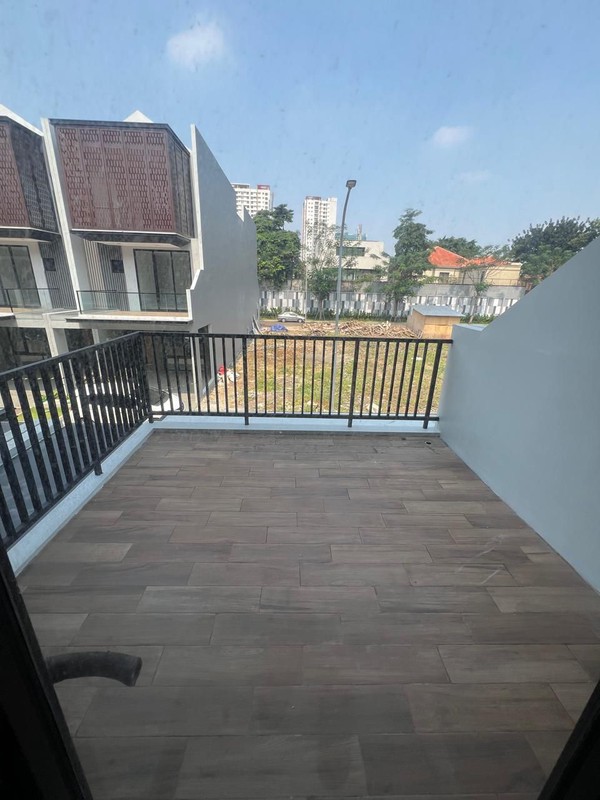 BRAND NEW HOUSE FOR RENT - FATMAWATI CENTER (SEMI-FURNISHED) 