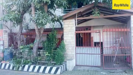Dijual Rumah di Jalan Bratang Binangun Surabaya
