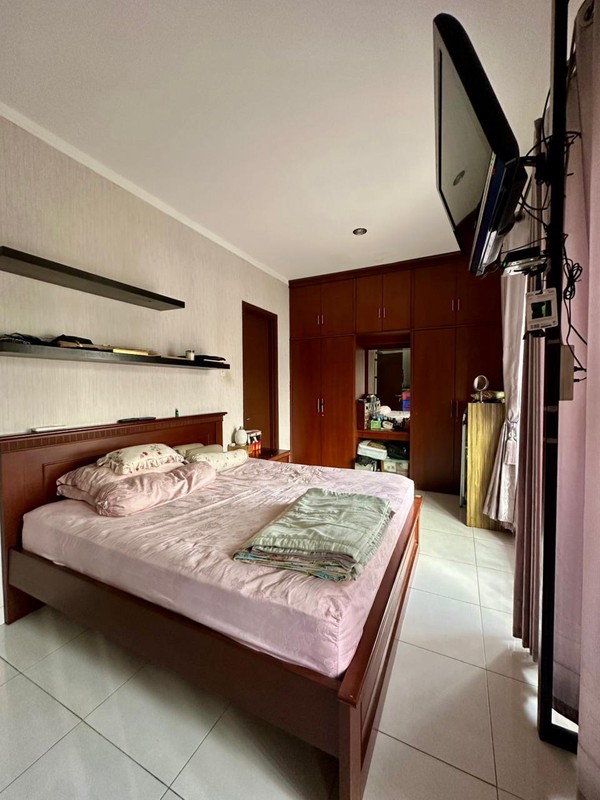 Rumah Siap Huni dengan Lingkungan Asri SHM Daerah Bintaro