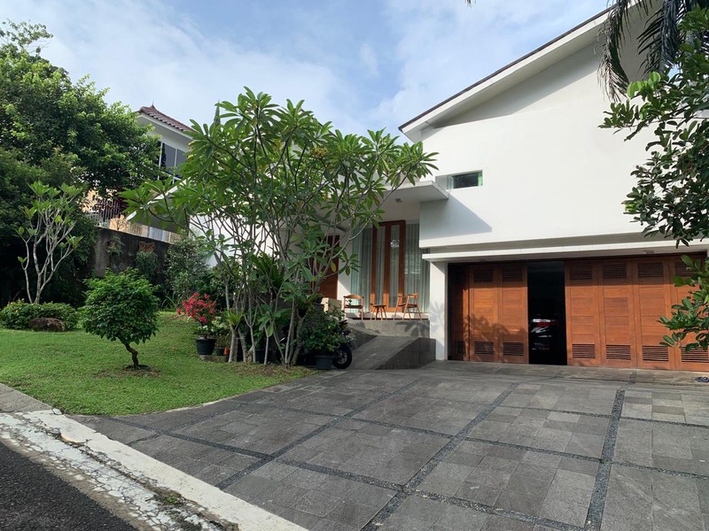 DIJUAL RUMAH 2LT, SIAP HUNI DI CLUSTER GOLF MEDITERANIA, SENTUL CITY