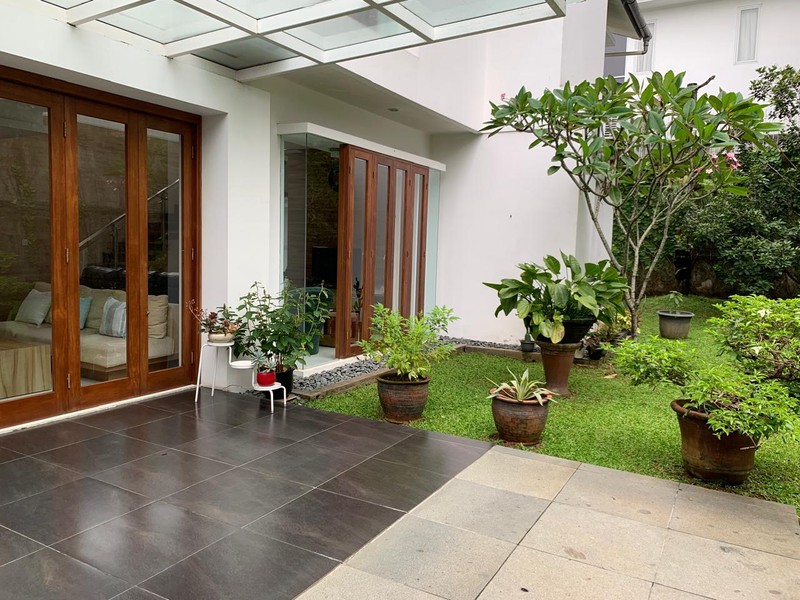 DIJUAL RUMAH 2LT, SIAP HUNI DI CLUSTER GOLF MEDITERANIA, SENTUL CITY