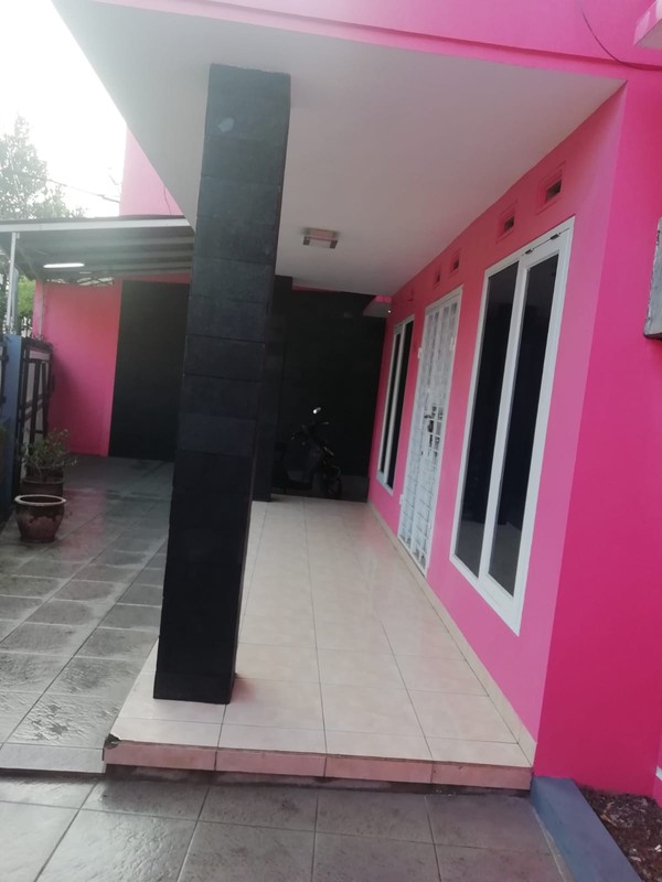Kos-Kosan Pink Letak Strategis di Dago Bandung