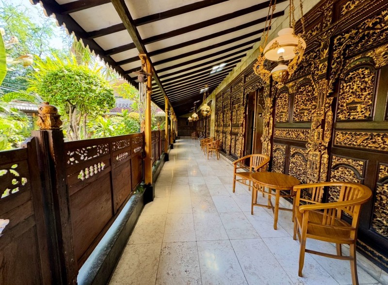 [DIJUAL] Rumah dengan Halaman Luas Kamar Banyak Cocok Untuk Kos atau Hostel (SHM)