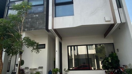 Best Price. Rumah bagus Cluster Somerhill House, Serua Ciputat