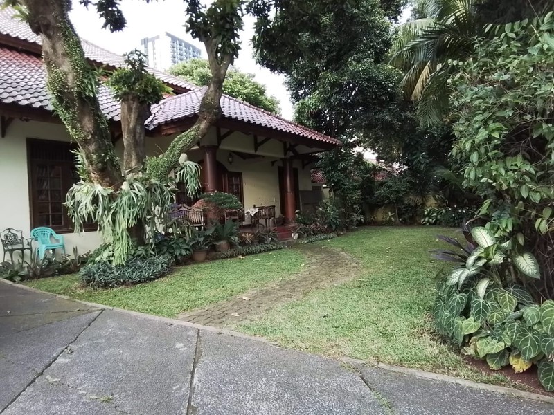 Rumah Luas Asri Dekat MRT Fatmawati - Jaksel